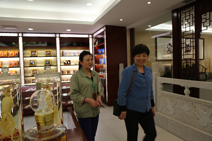 江蘇省藥學(xué)會(huì)姚新中理事長到天靈考察調(diào)研及開展交流合作(圖8)