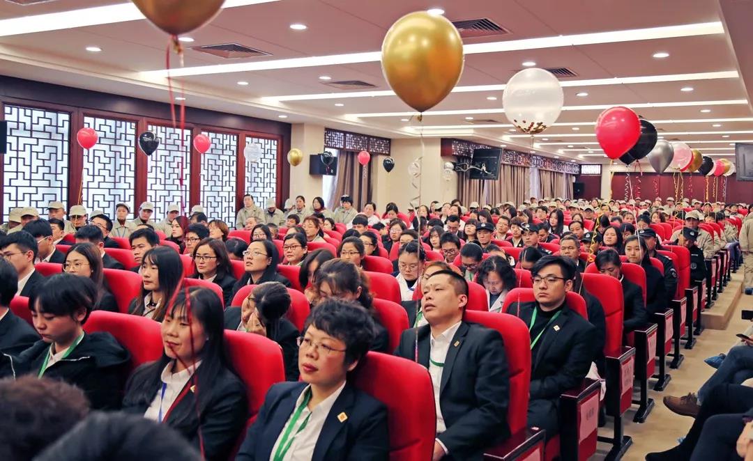 總結(jié)沉淀，不忘初心，李良濟(jì)集團(tuán)2018年度總結(jié)大會隆重(圖4)